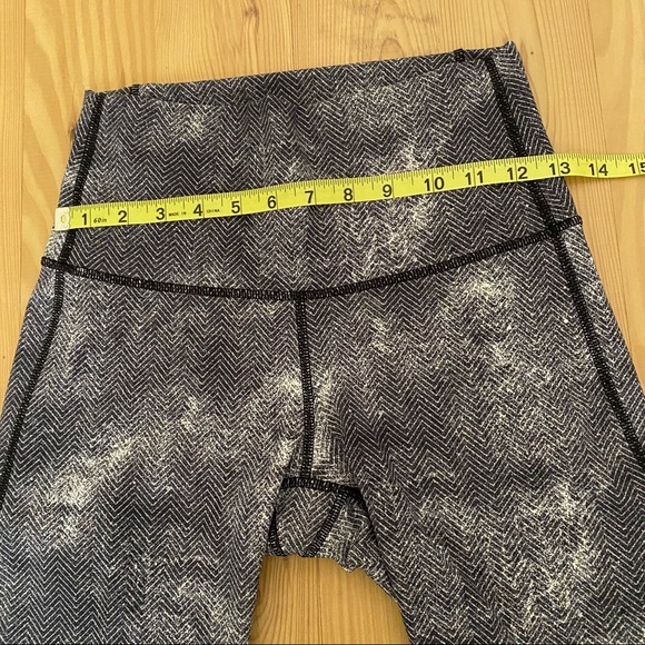 Lululemon Women’s Size 6 Capri Leggings Herringbone Pattern - Picture 7 of 14